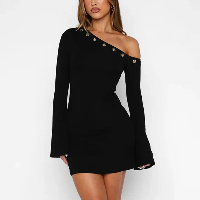 שמלה דגם נעה